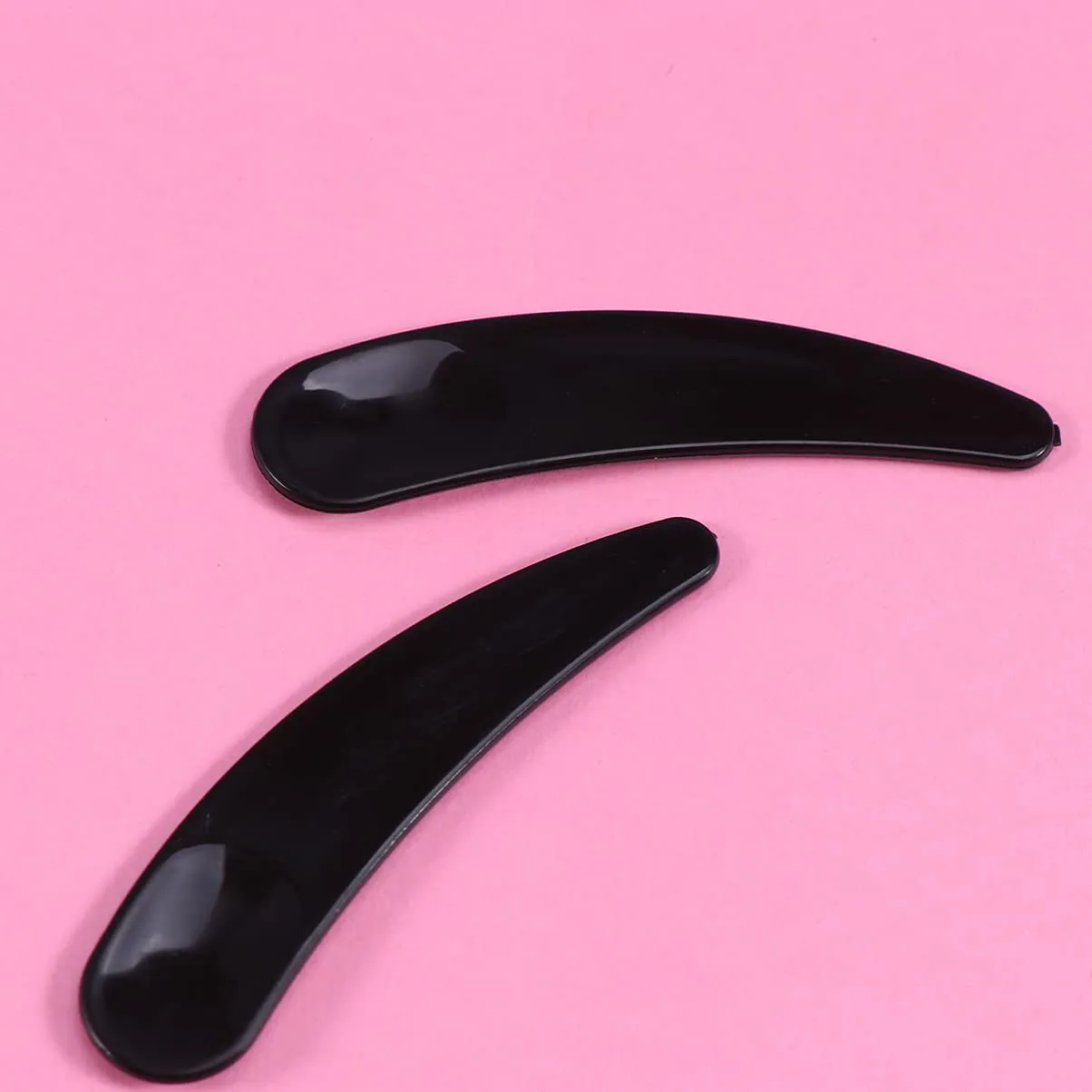 Beaupretty 100Pcs Mini Disposable Makeup Spatulas, Facial Cream Spoon Cosmetic Plastic Spatulas Scoops Tip Spatulas (Black)