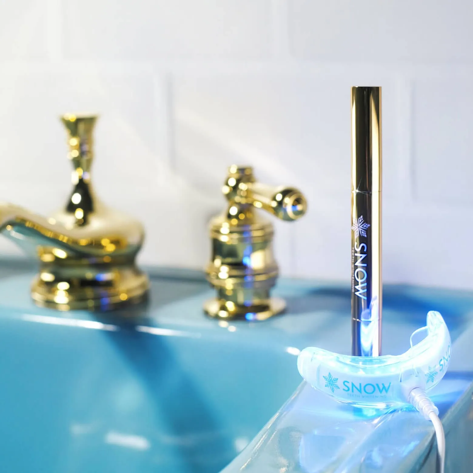 Extra-Strength Teeth Whitening Gold Wand Serum   Dual-Peroxide Formula & Xylitol