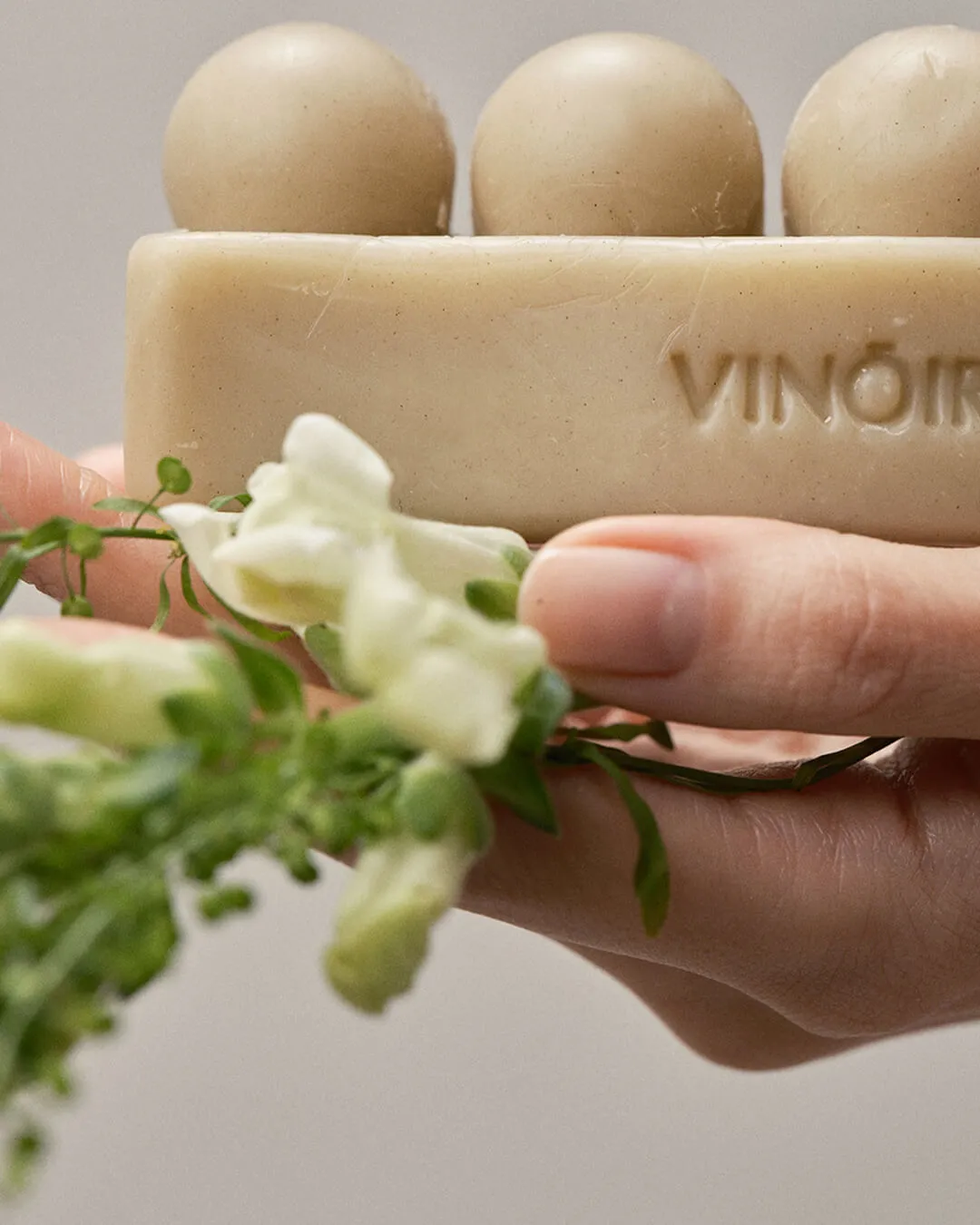 Vinoir Decanting Shampoo Bar | Le Pique-Nique